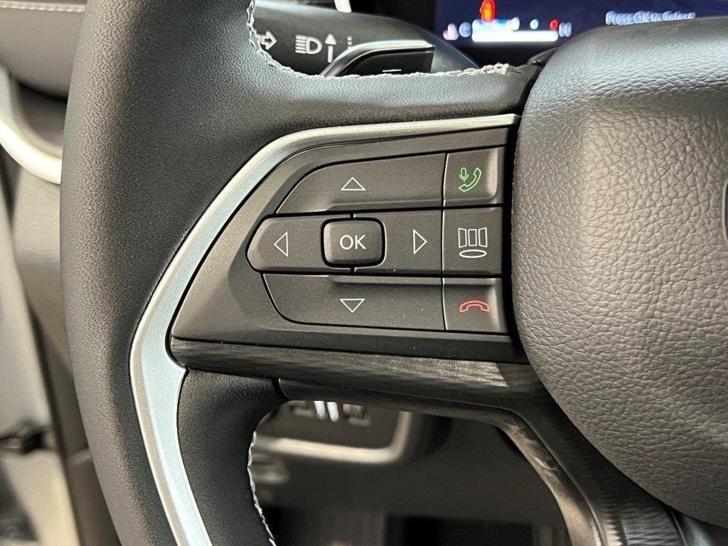 New 2025 Jeep Grand Cherokee L Laredo w/ Luxury Tech Group I image 16