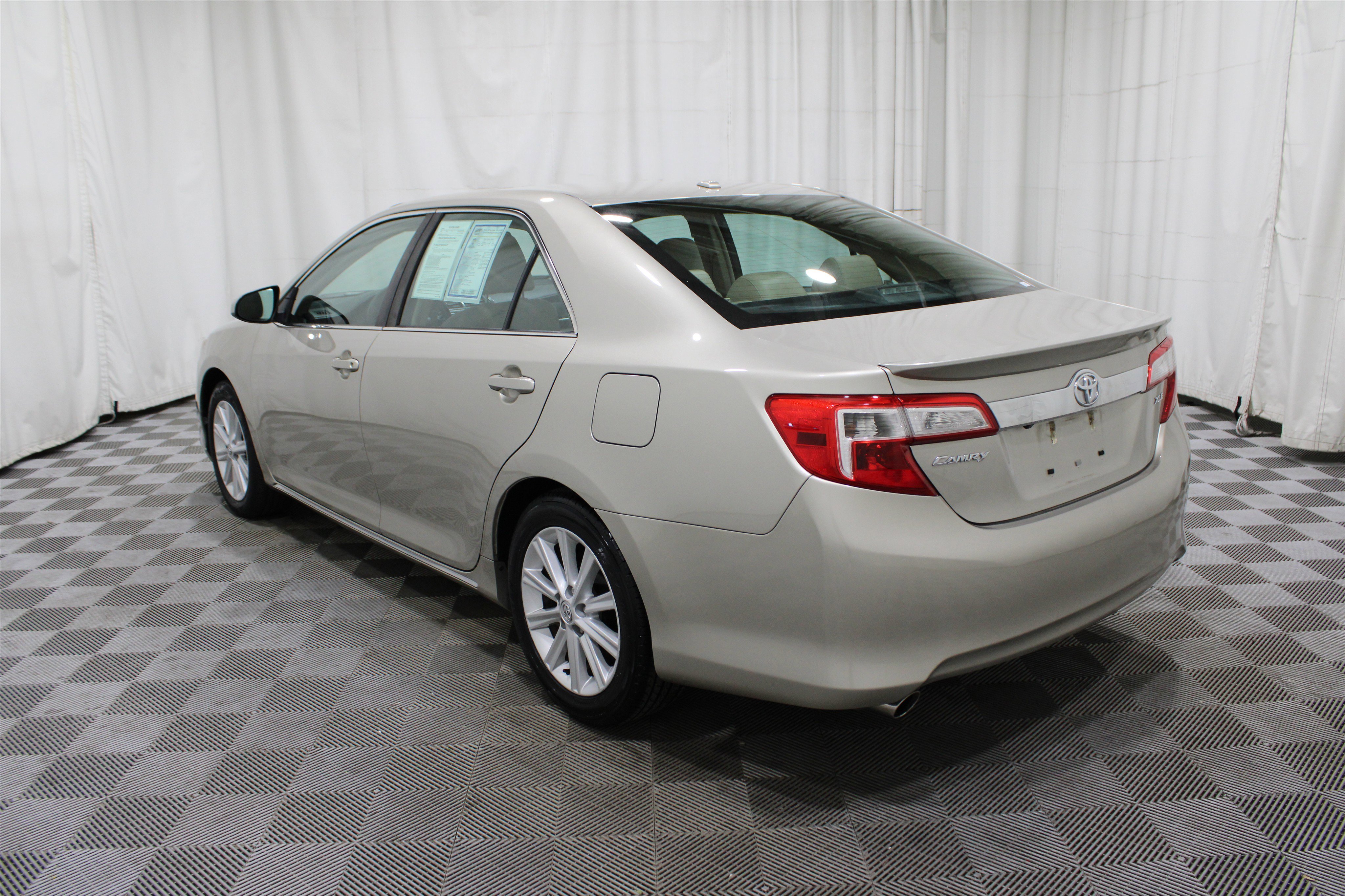Used 2014 Toyota Camry SE image 26