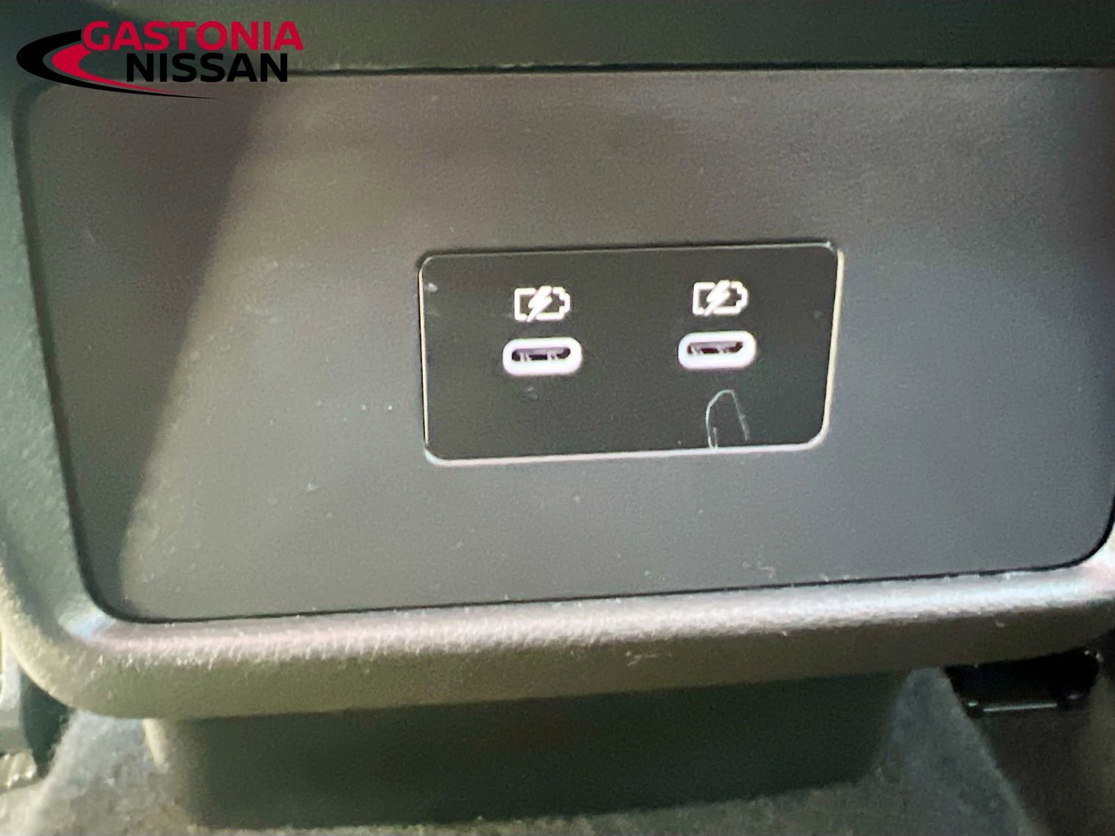 Used 2025 Nissan Rogue SV image 31