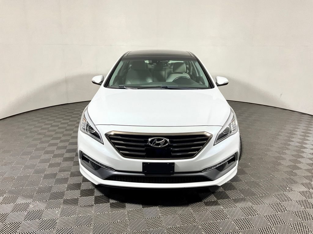 Used 2016 Hyundai Sonata Limited w/ Option Group 05 FWD image 9