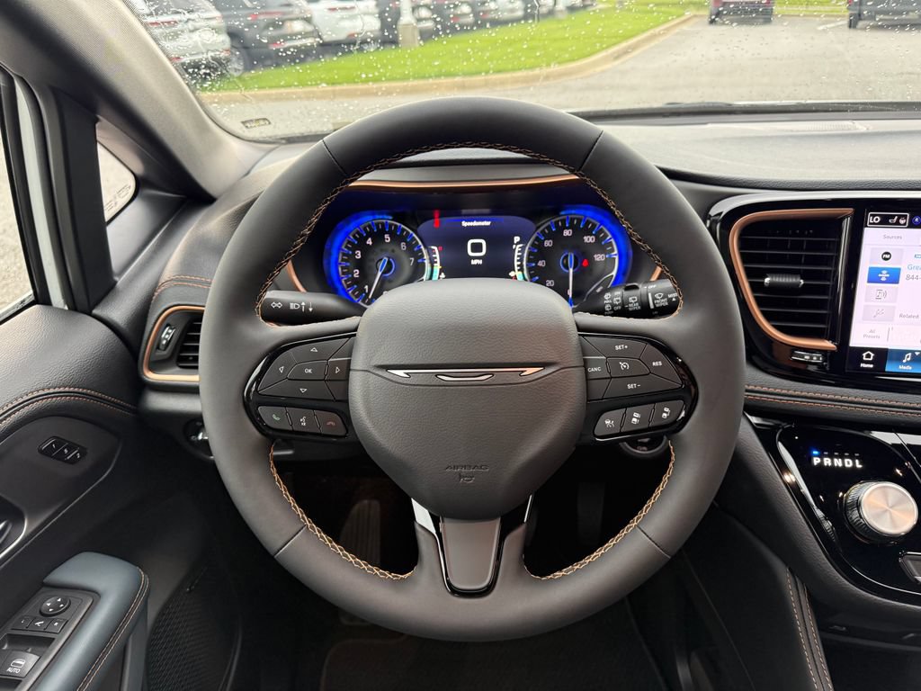 New 2027 Chrysler Pacifica Pinnacle w/ Theater Group FWD image 9