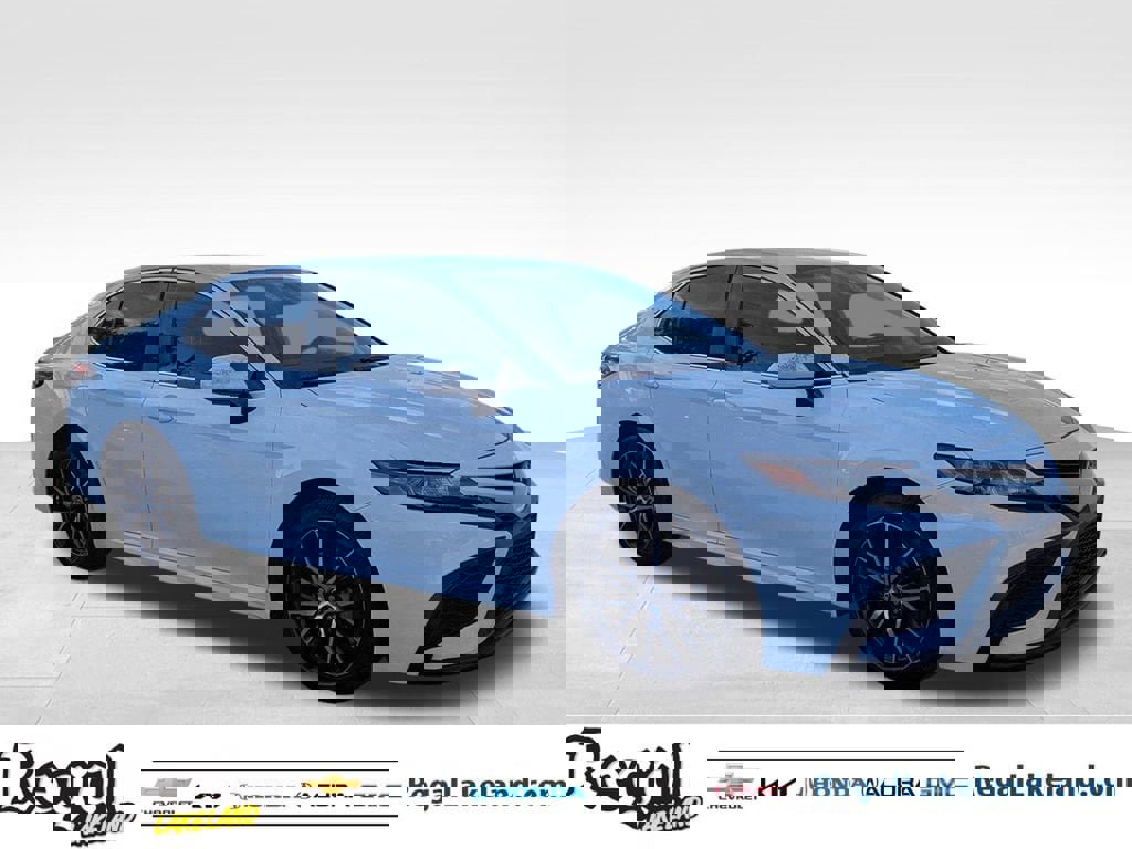 Used 2021 Toyota Camry SE image 1