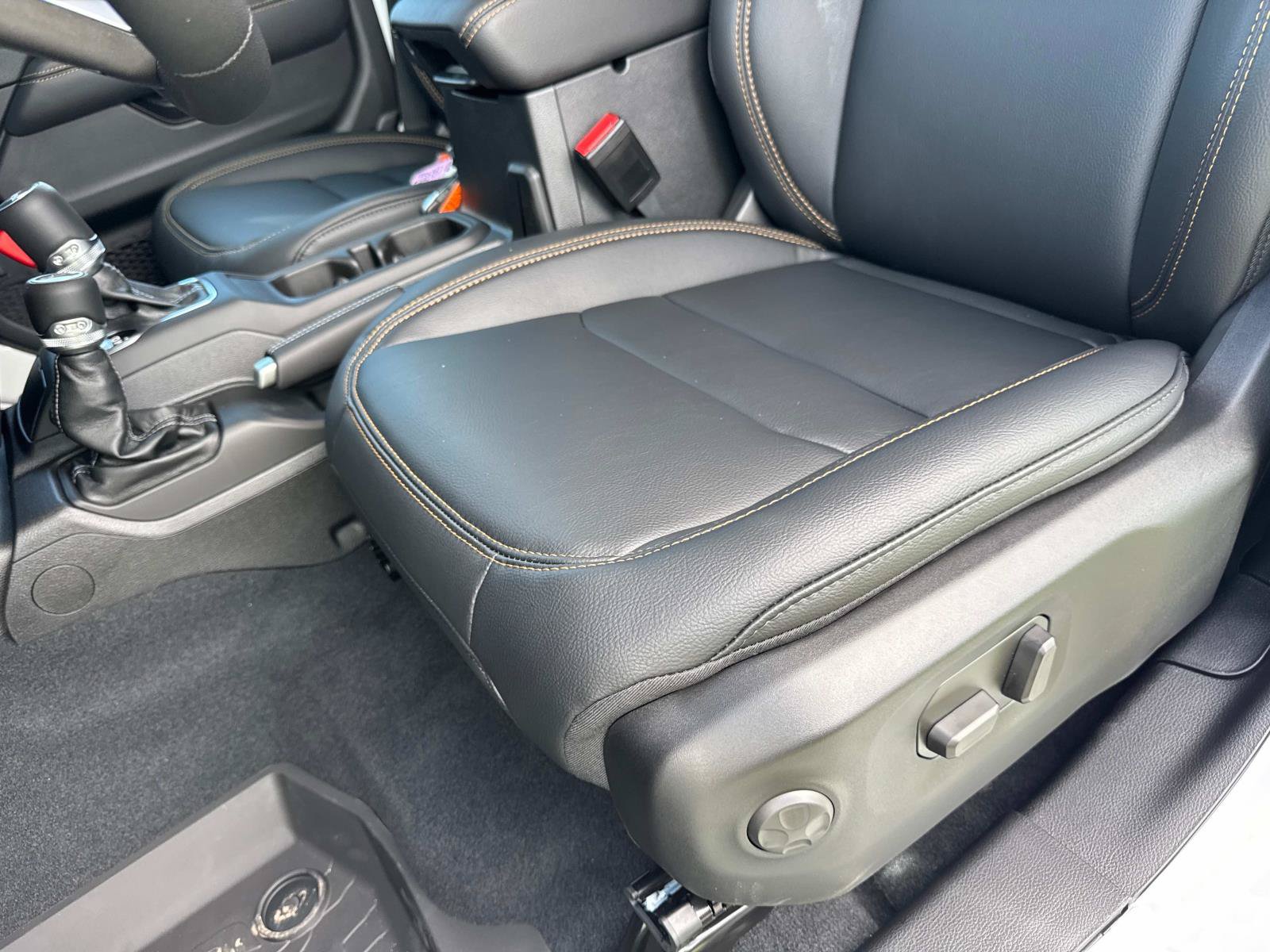 New 2025 Jeep Wrangler Unlimited Sahara AWD/4WD image 19