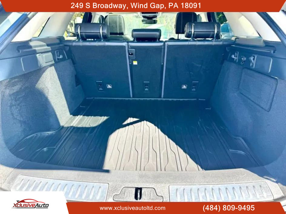 Used 2018 Land Rover Range Rover Velar S image 24