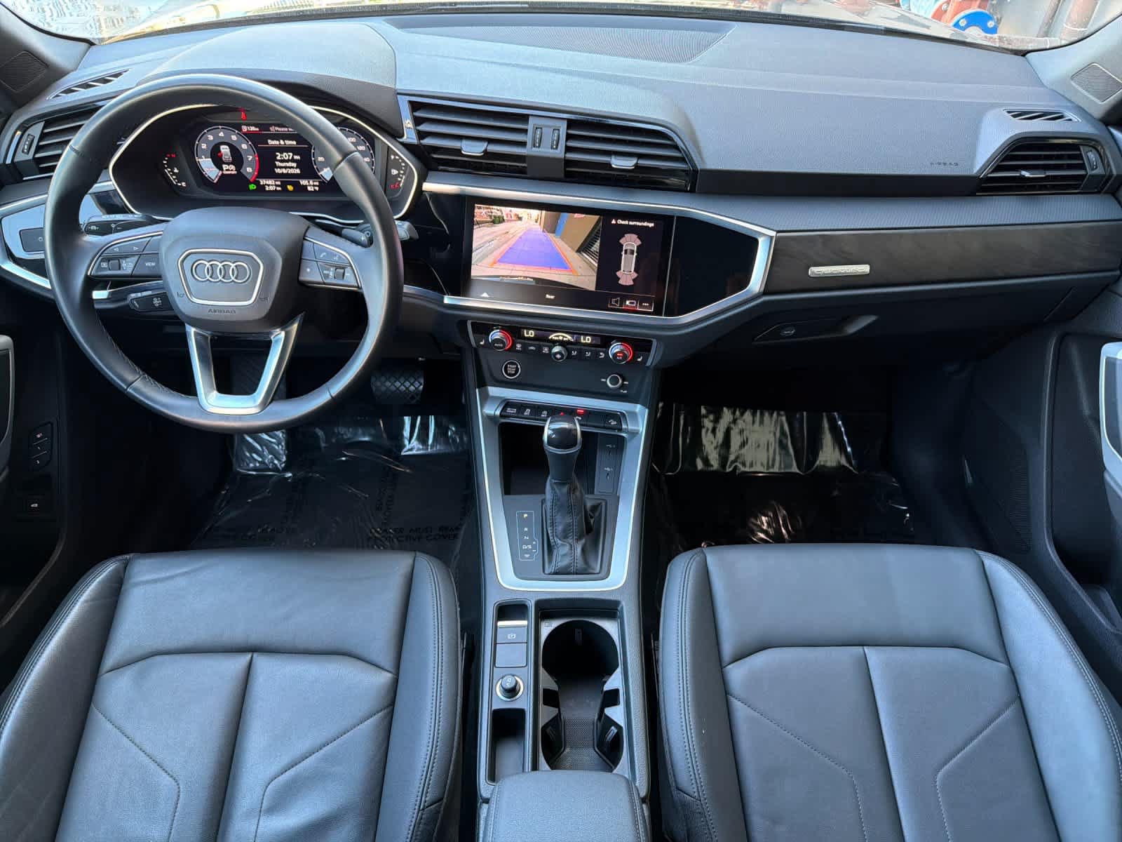 Used 2023 Audi Q3 2.0T Premium w/ Convenience Package AWD/4WD image 3