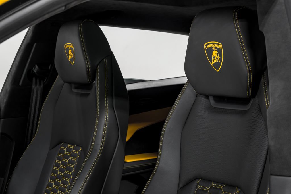 Used 2022 Lamborghini Urus AWD/4WD image 21