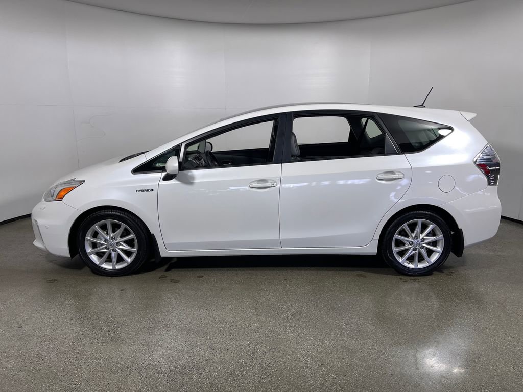 Used 2012 Toyota Prius V Five image 6