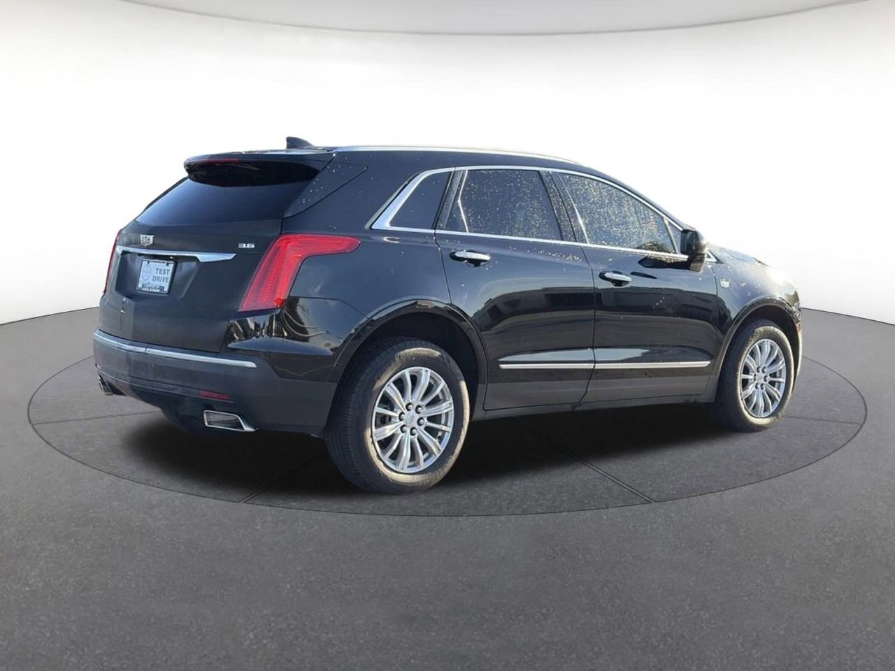Used 2017 Cadillac XT5 FWD image 4
