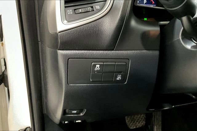 Used 2018 MAZDA MAZDA3 Sport w/ Preferred Equipment Package image 38