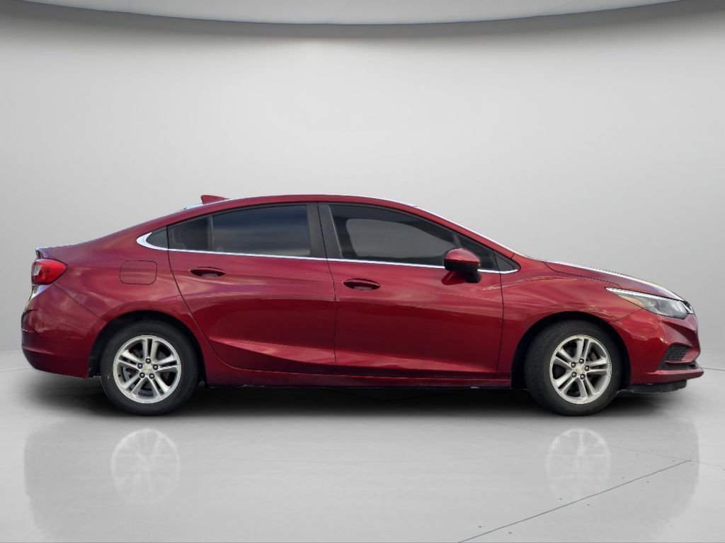 Used 2018 Chevrolet Cruze LT image 11