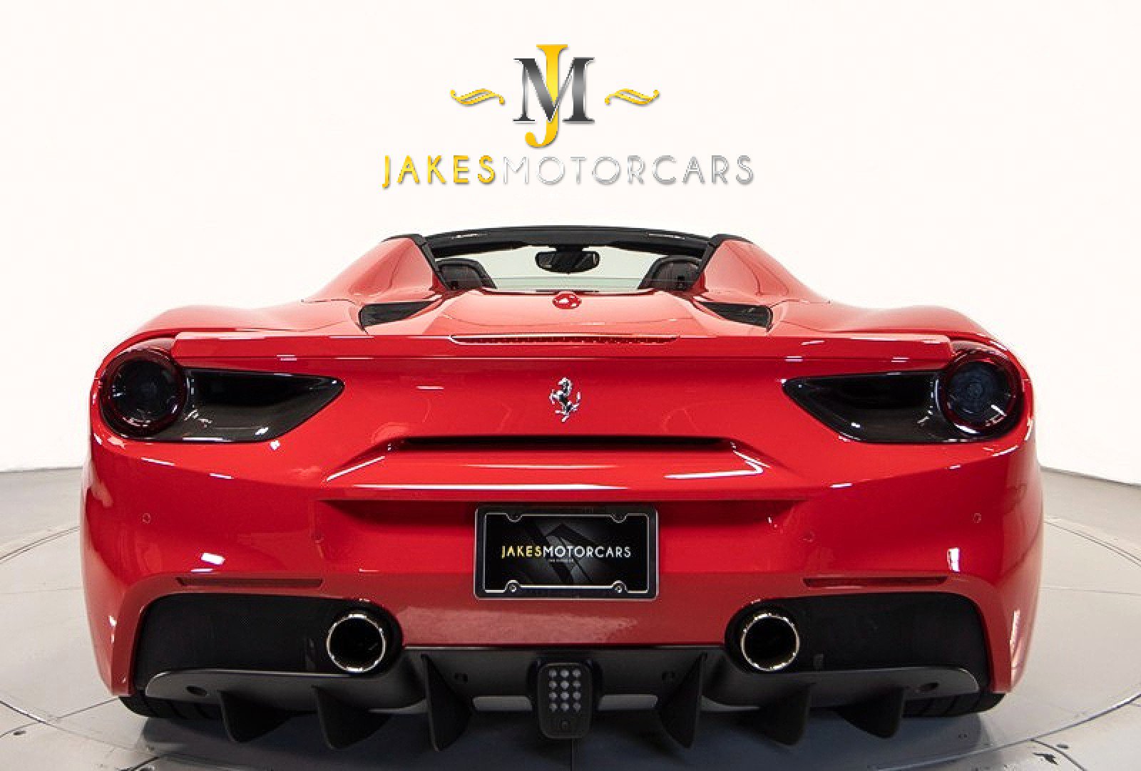 Used 2018 Ferrari 488 Spider image 10