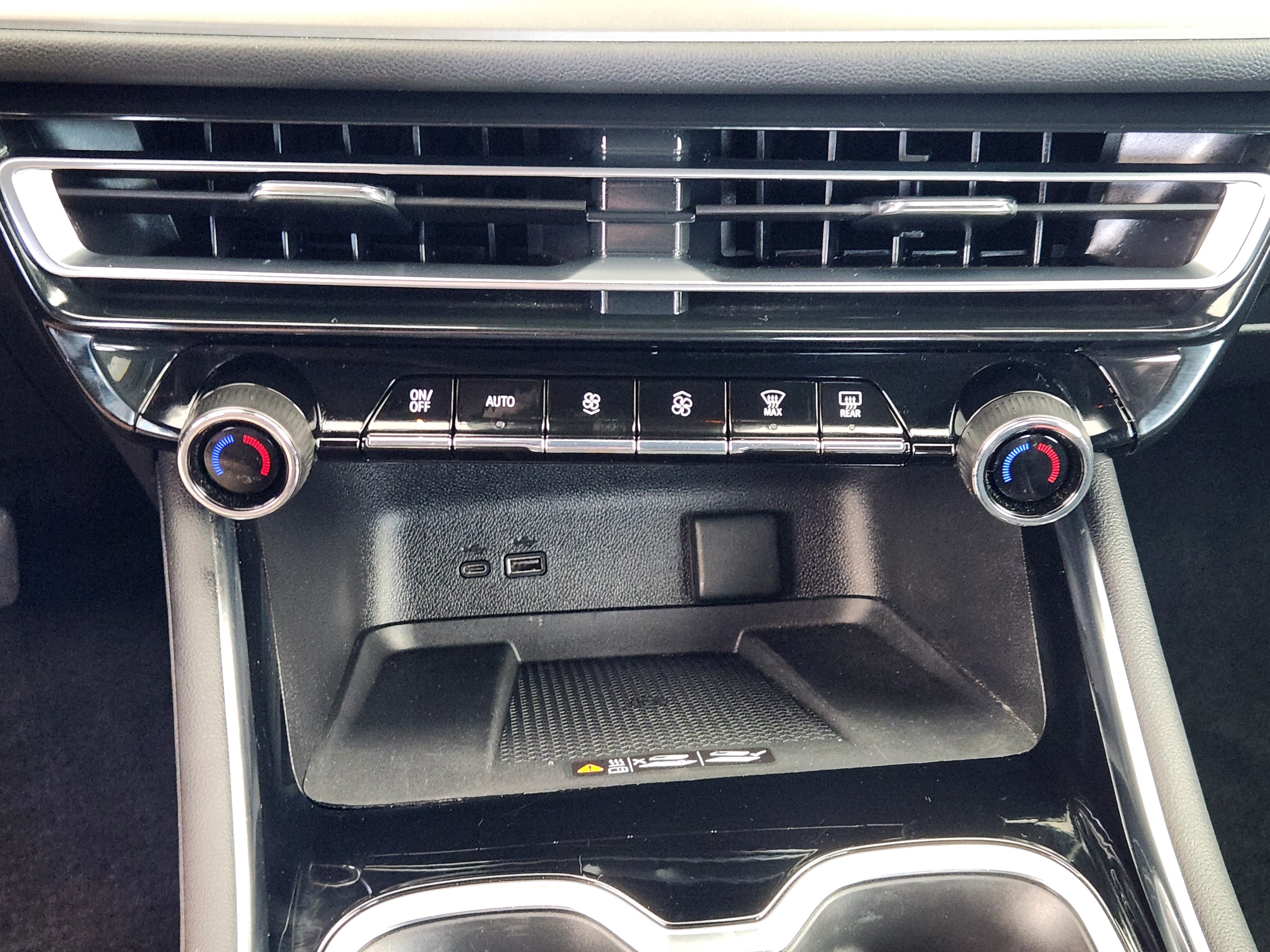 Certified 2025 Chevrolet Traverse LT FWD image 18