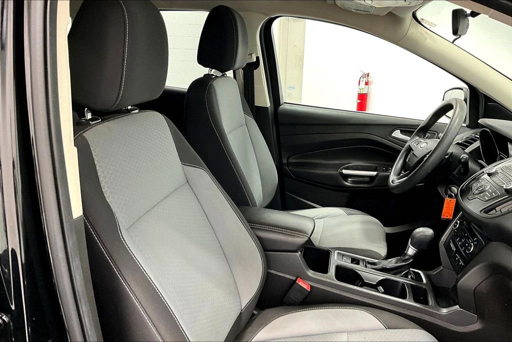 Used 2017 Ford Escape SE image 10