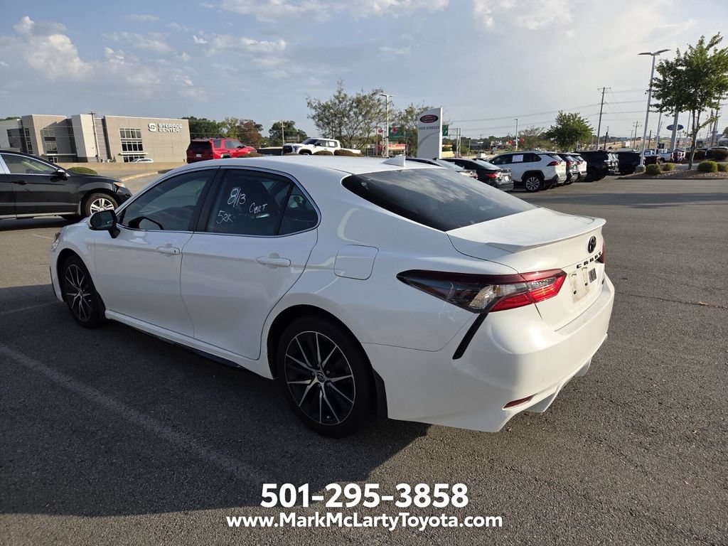 Used 2023 Toyota Camry SE FWD image 7