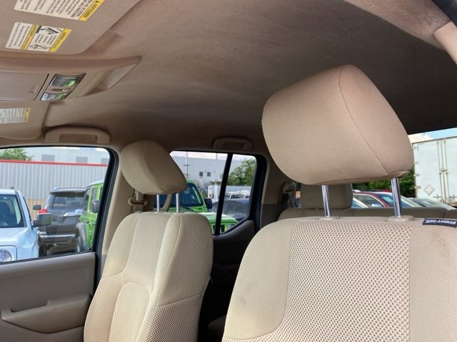 Used 2018 Nissan Frontier SV image 11