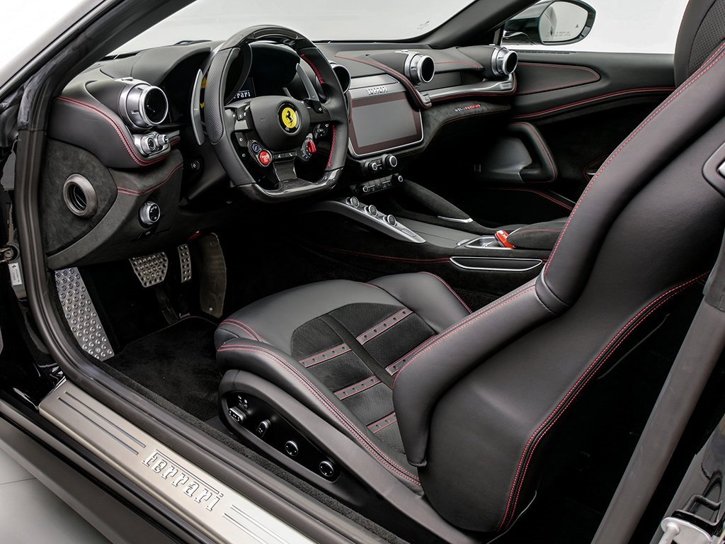 Certified 2020 Ferrari GTC4Lusso T image 9
