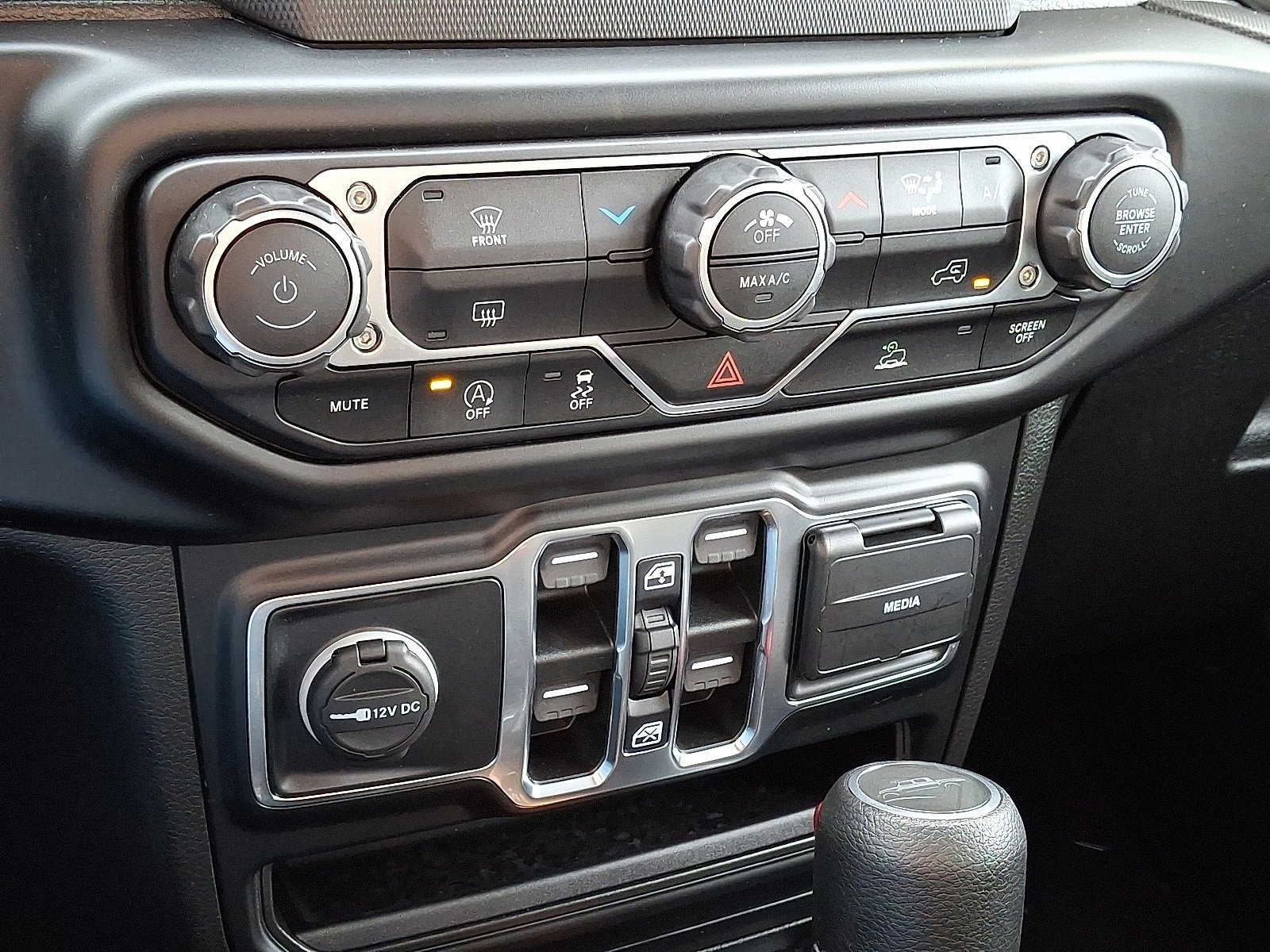 Used 2022 Jeep Gladiator Willys image 17