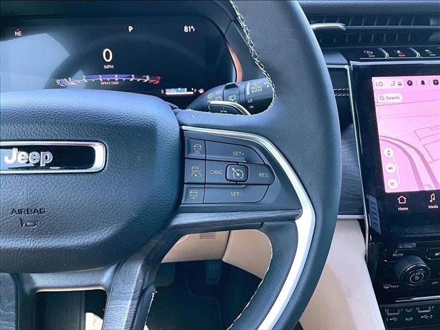 Used 2025 Jeep Grand Cherokee Limited w/ Luxury Tech Group II RWD image 21