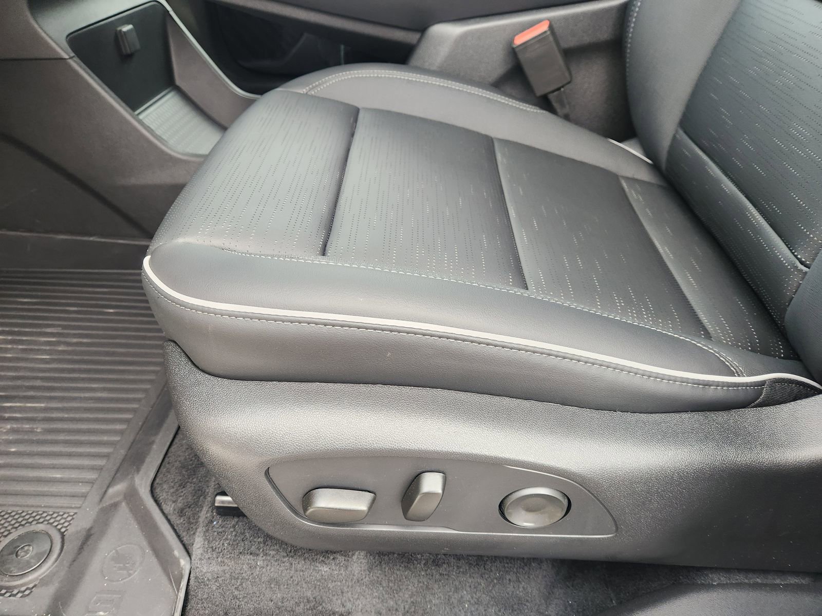 New 2026 Buick Enclave Sport Touring w/ Power Package image 28