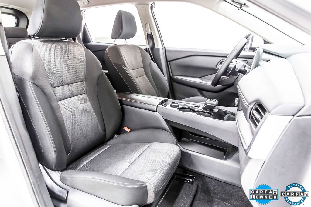 Used 2025 Nissan Rogue SV image 33