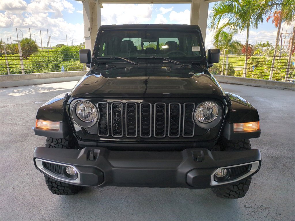 New 2025 Jeep Gladiator Sport image 3