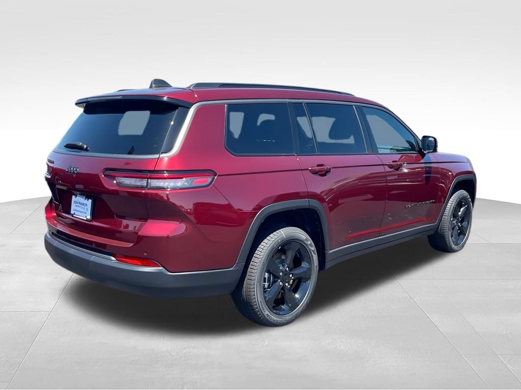 New 2026 Jeep Grand Cherokee L Limited w/ Limited Altitude Package AWD/4WD image 8