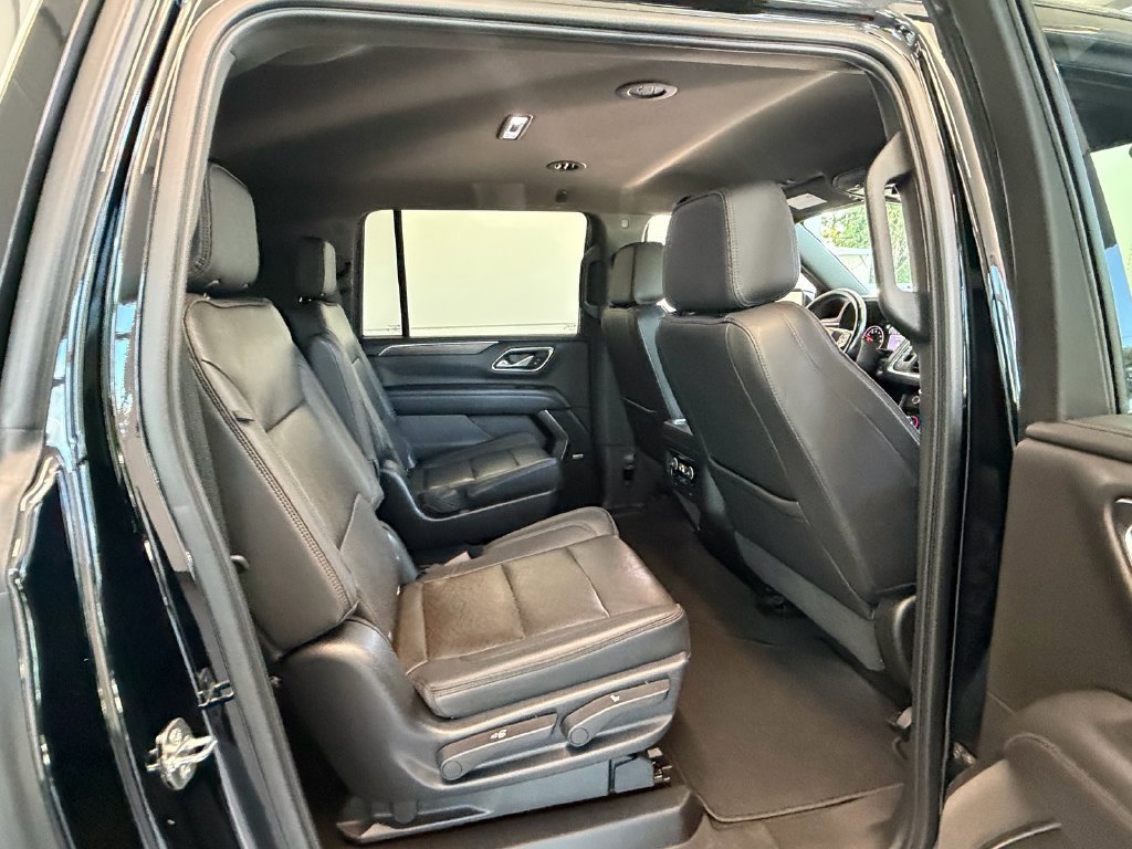 Used 2021 Chevrolet Suburban High Country RWD image 16