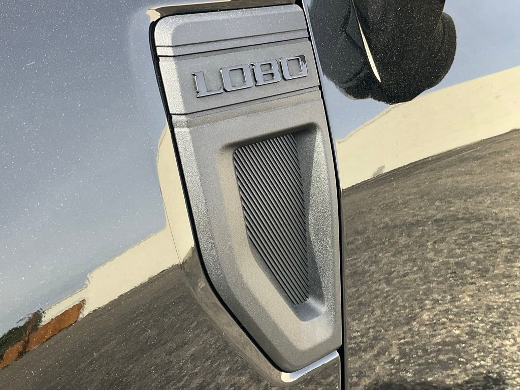 Used 2025 Ford Maverick Lobo image 11