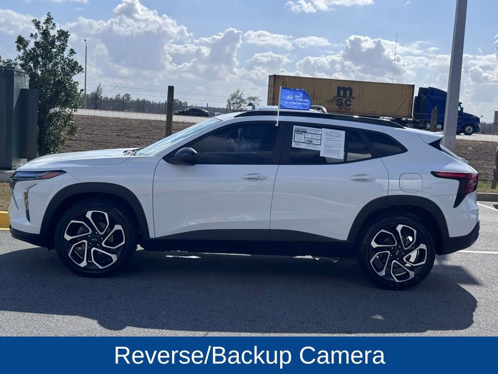 Used 2025 Chevrolet Trax RS w/ Sunroof Package image 4