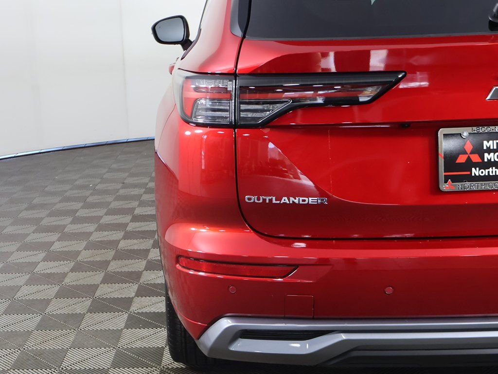 New 2025 Mitsubishi Outlander SEL image 21