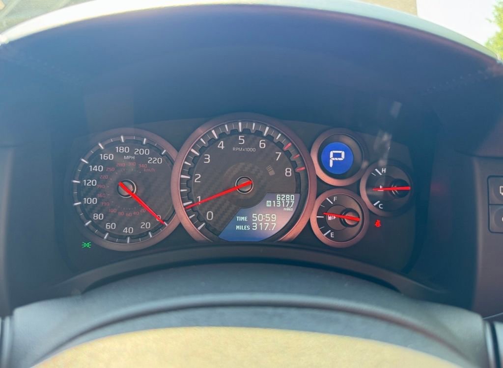 Used 2017 Nissan GT-R Premium w/ Premium Interior Package image 26