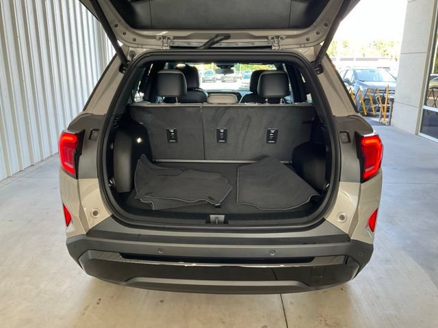 Used 2026 GMC Terrain Elevation w/ Elevation Premium Package FWD image 17