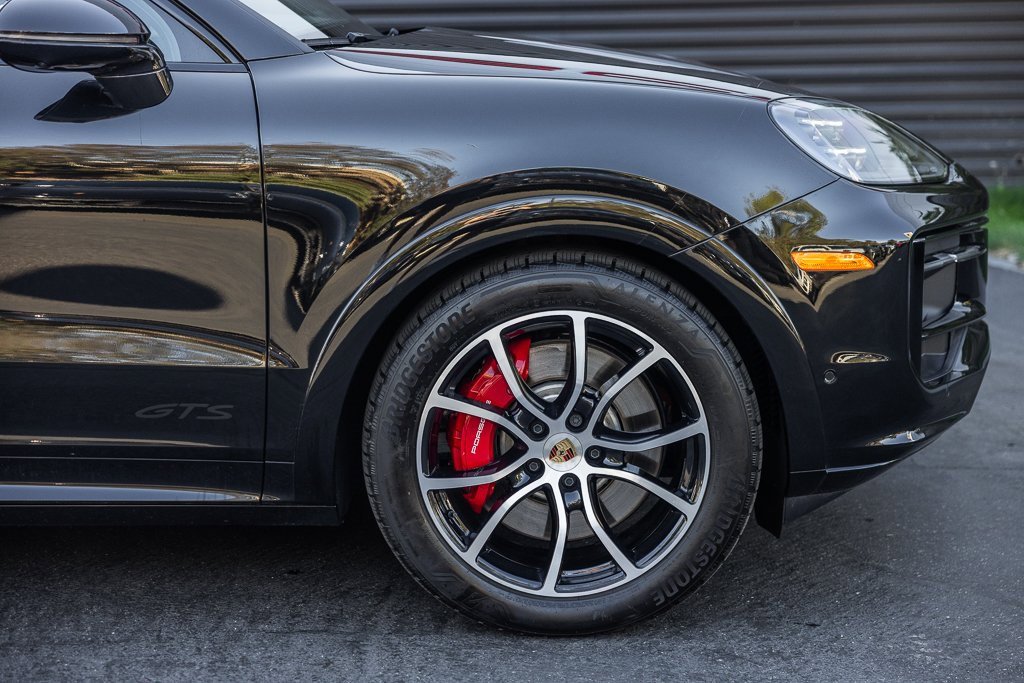 Certified 2025 Porsche Cayenne GTS image 11