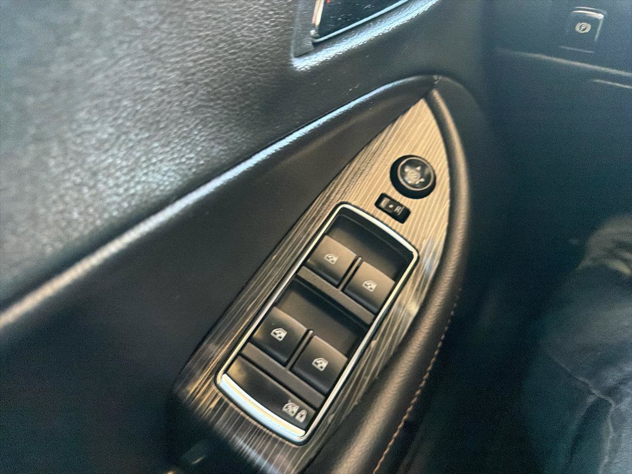 Used 2016 Chevrolet Impala LT w/ Convenience Package FWD image 28