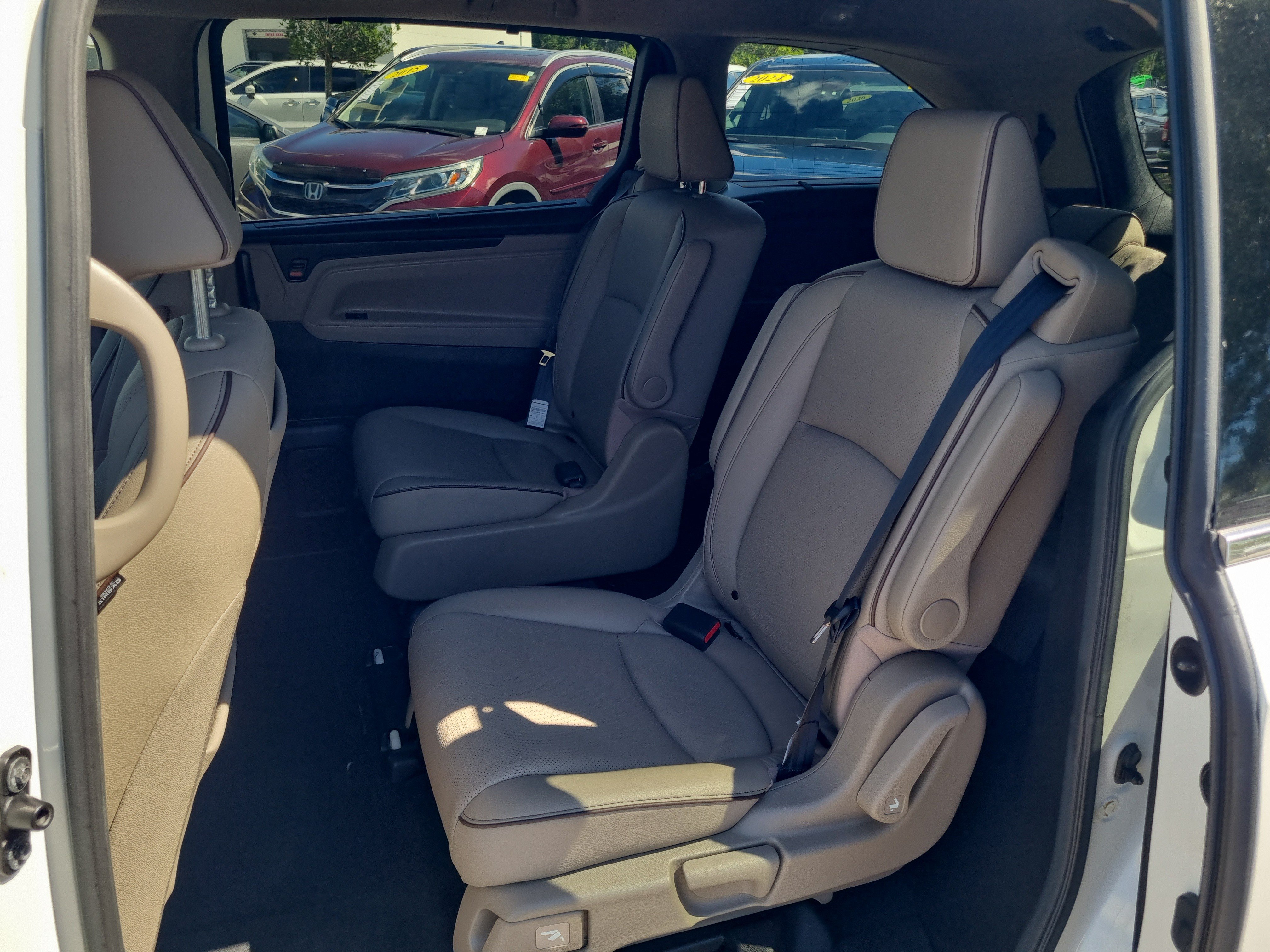 Used 2022 Honda Odyssey Elite image 14