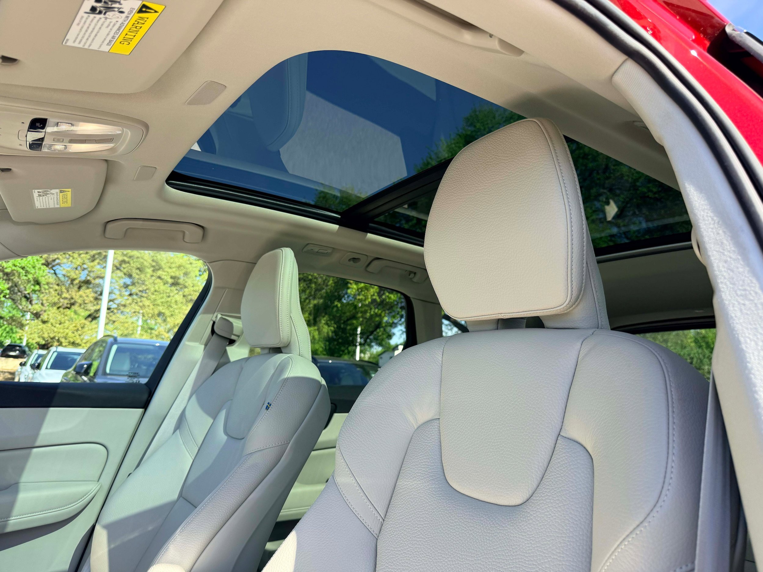 Certified 2023 Volvo XC60 B5 Plus w/ Climate Package image 10