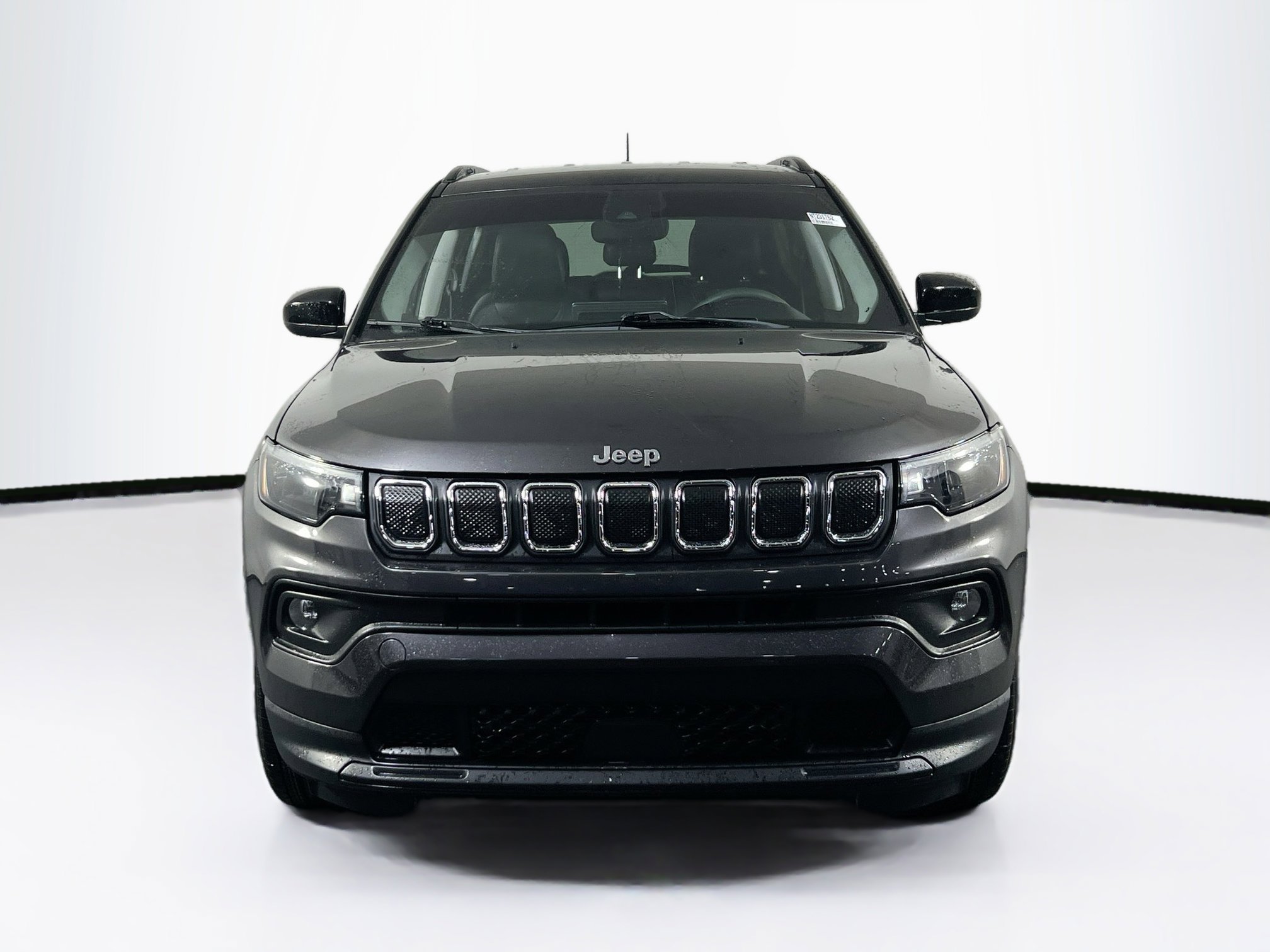 Used 2022 Jeep Compass Latitude image 2