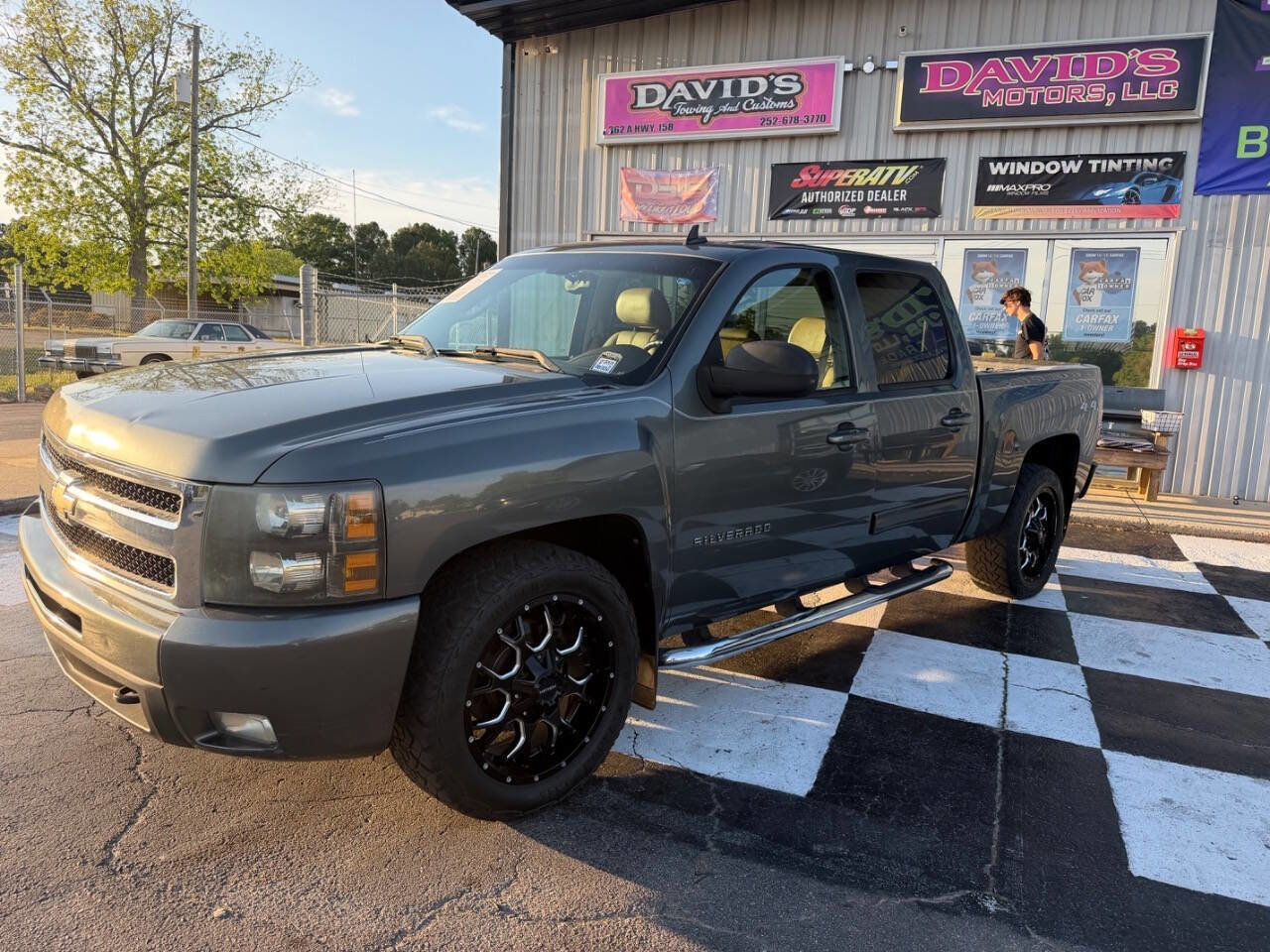 Used 2011 Chevrolet Silverado 1500 LTZ w/ LTZ Plus Package AWD/4WD image 2
