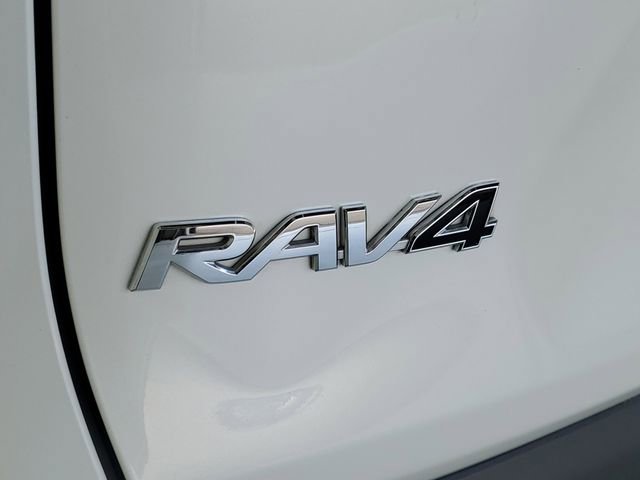 Used 2020 Toyota RAV4 Limited image 8