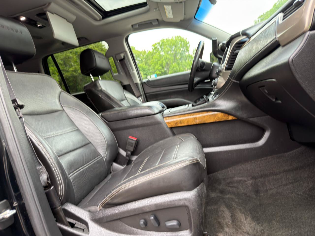 Used 2017 GMC Yukon Denali w/ Open Road Package AWD/4WD image 16
