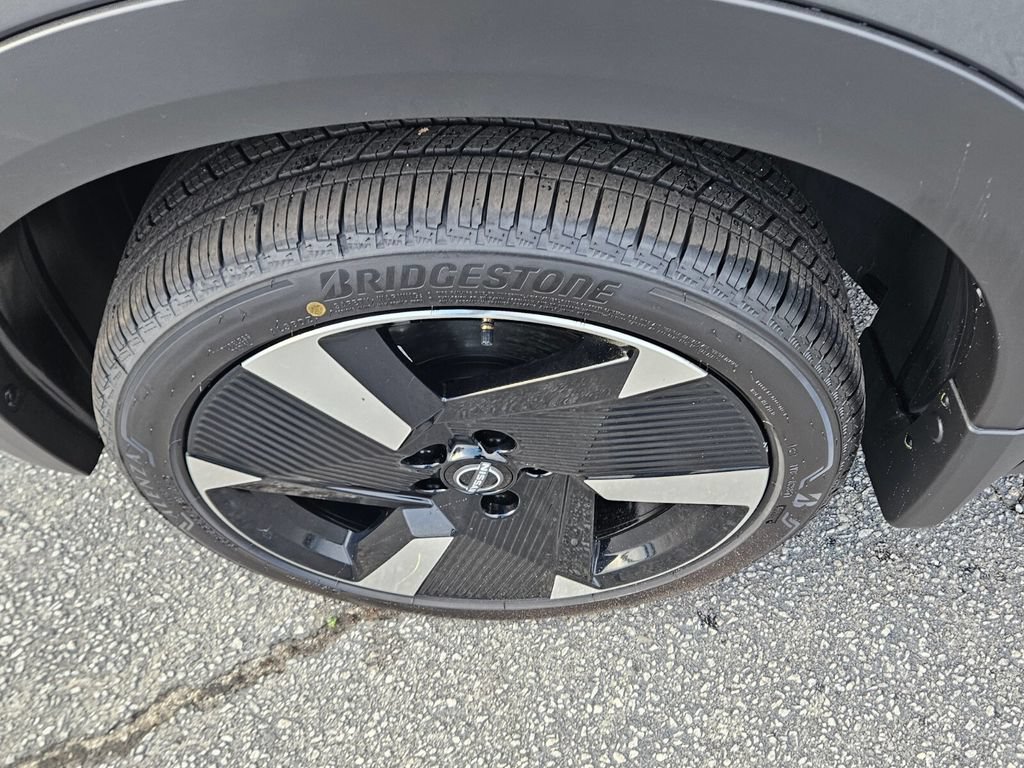 New 2026 Nissan Kicks SR FWD image 18