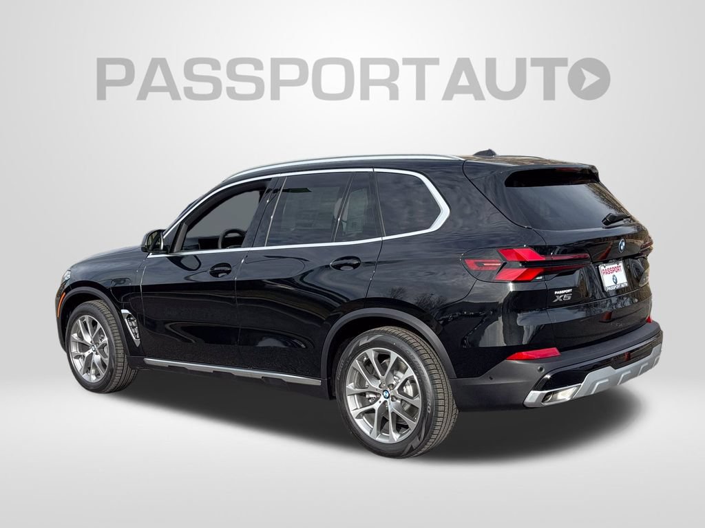 New 2026 BMW X5 xDrive50e w/ Premium Package AWD/4WD image 3