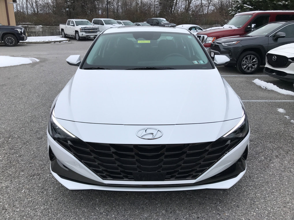 Used 2023 Hyundai Elantra Limited image 3