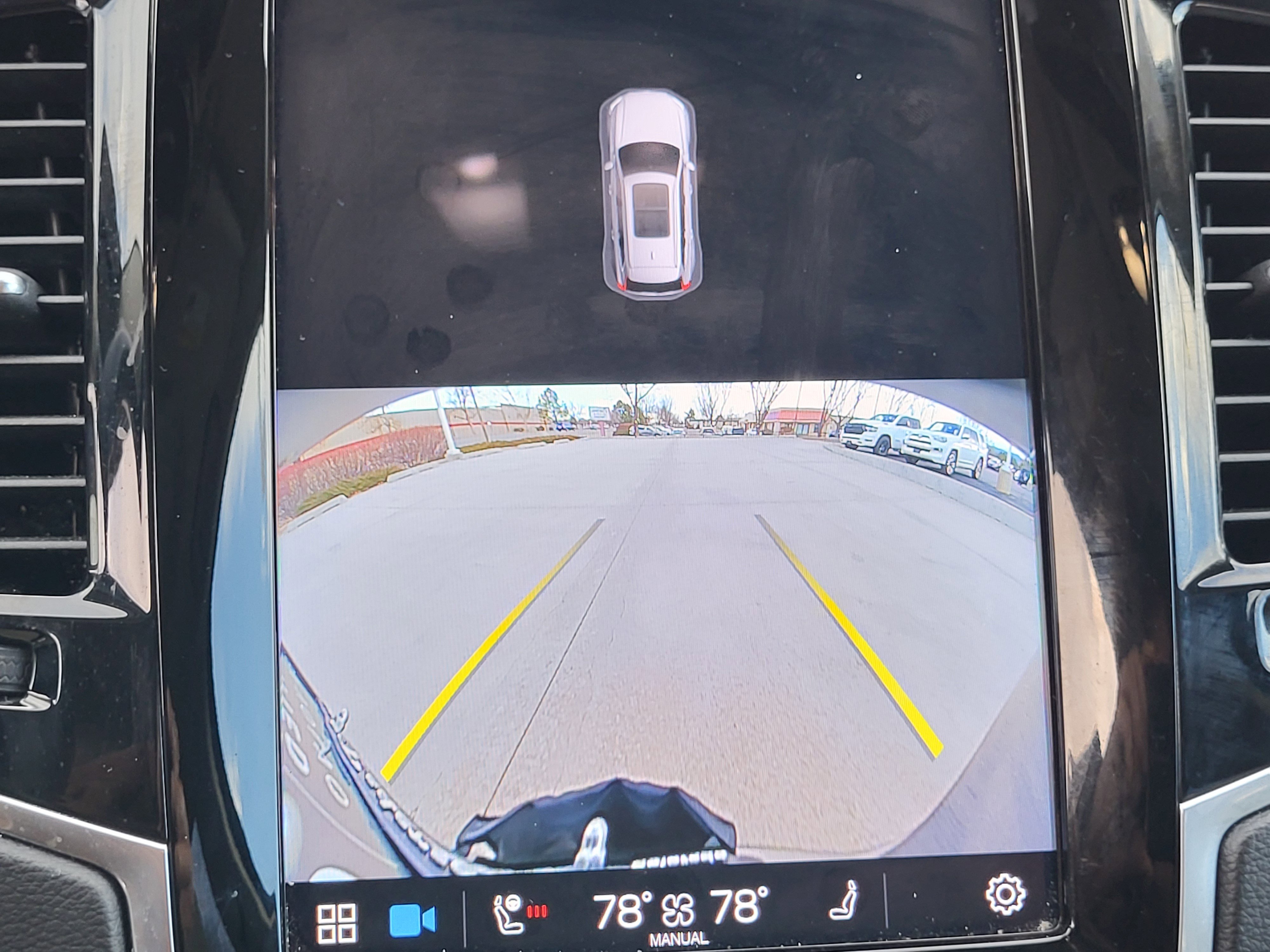 Certified 2023 Volvo XC90 B6 Ultimate w/ Protection Package Premier image 23