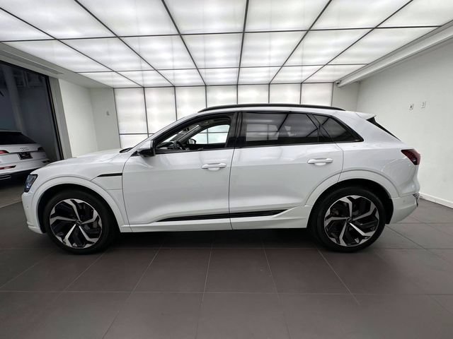 Certified 2024 Audi Q8 e-tron Premium Plus w/ Premium Plus Package AWD/4WD image 2