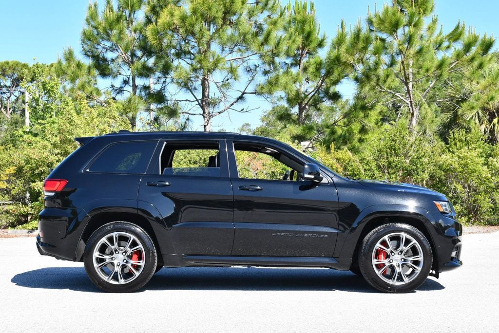 Used 2018 Jeep Grand Cherokee SRT AWD/4WD image 32