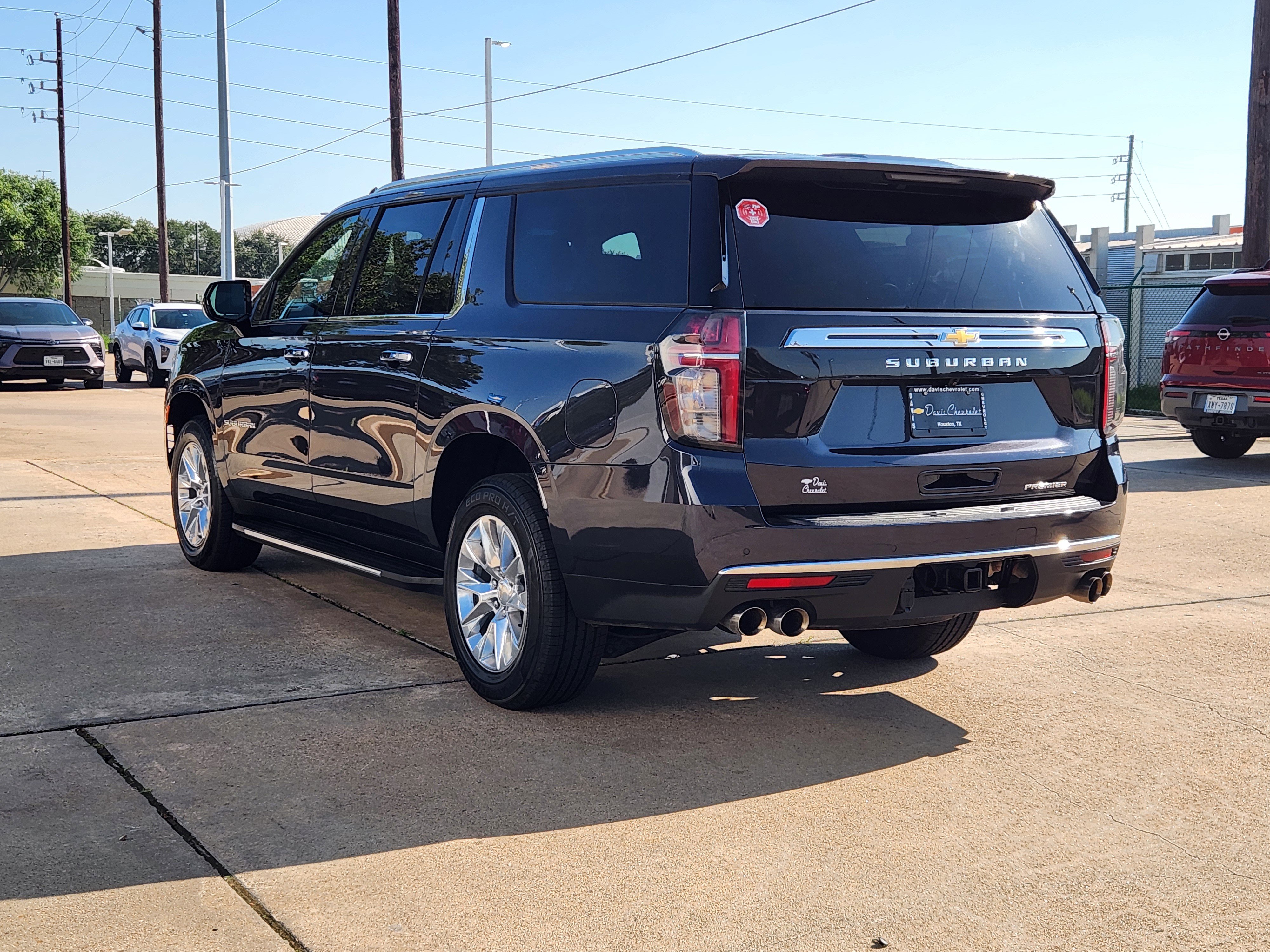 Used 2023 Chevrolet Suburban Premier RWD image 8