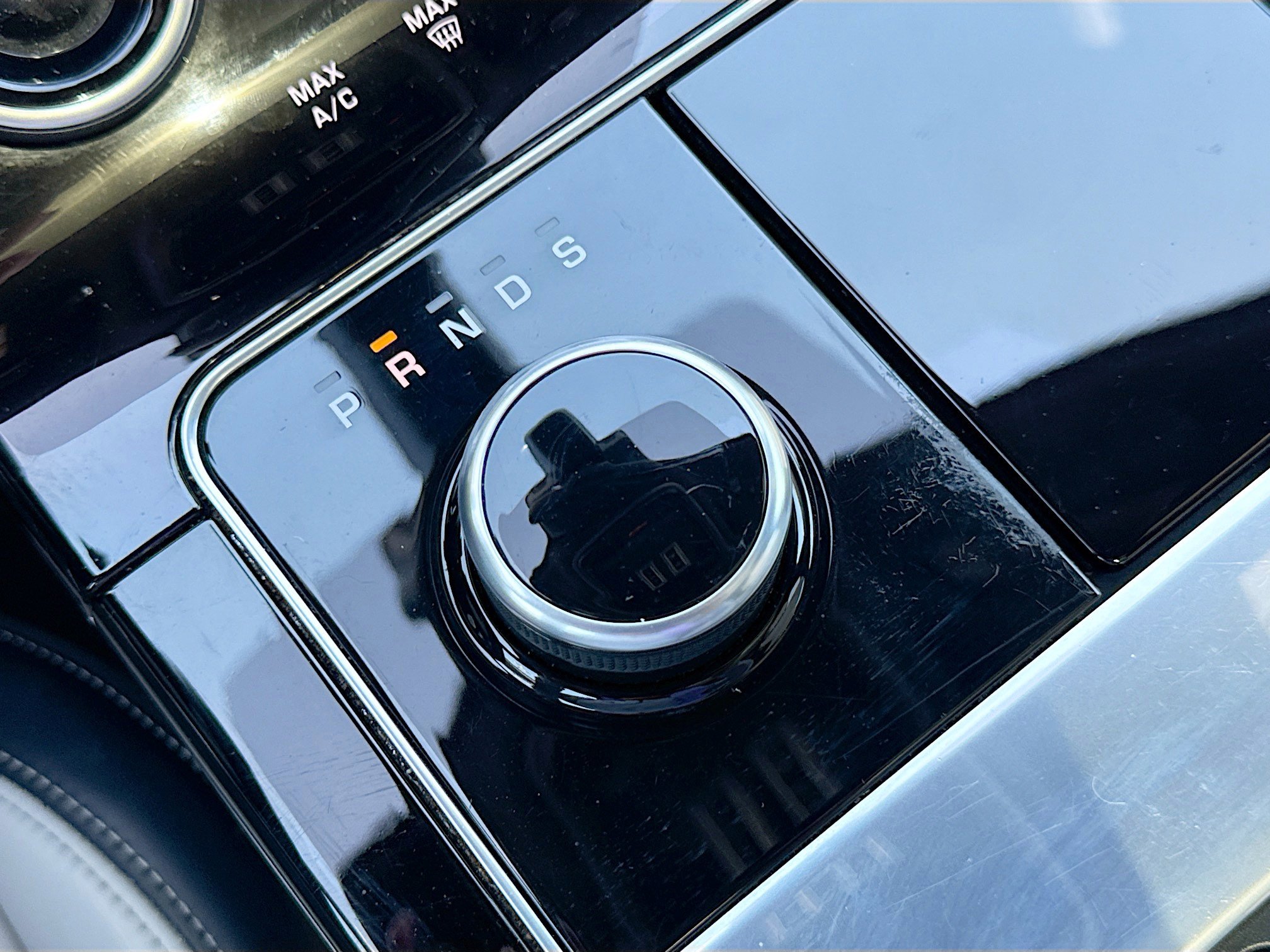 Used 2018 Land Rover Range Rover Velar AWD/4WD image 28