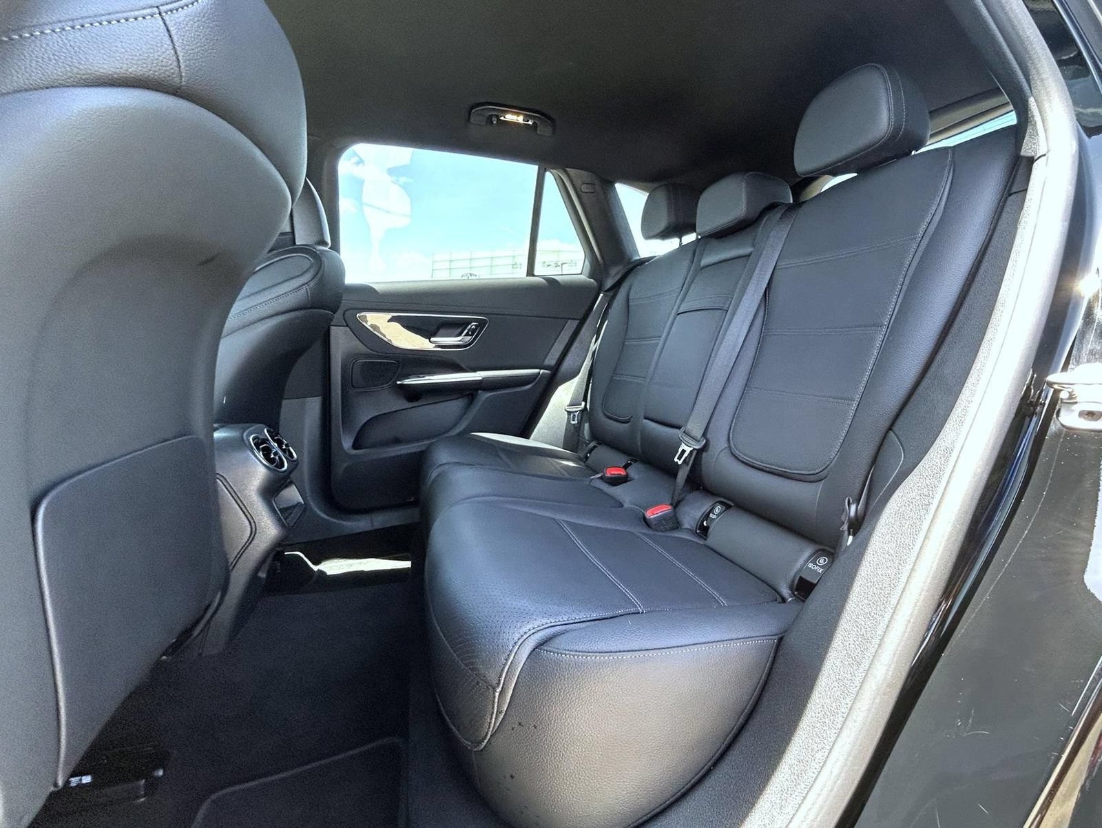 Used 2024 Mercedes-Benz GLC 300 4MATIC image 20
