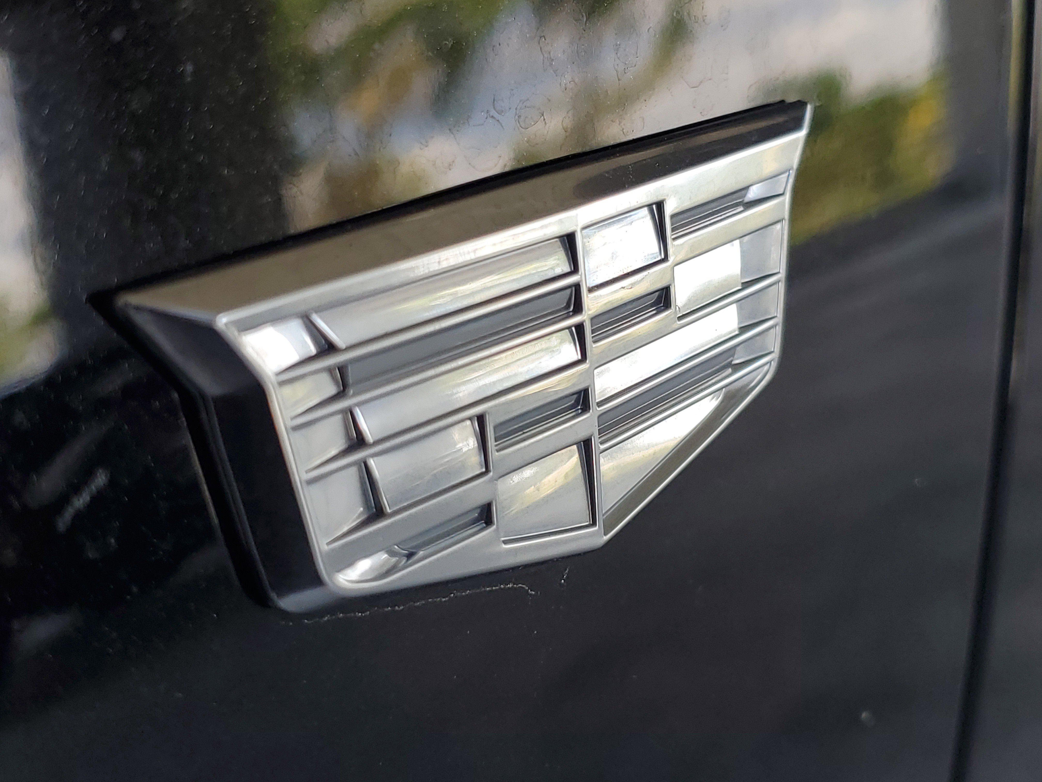 Used 2025 Cadillac XT4 Premium Luxury FWD image 6